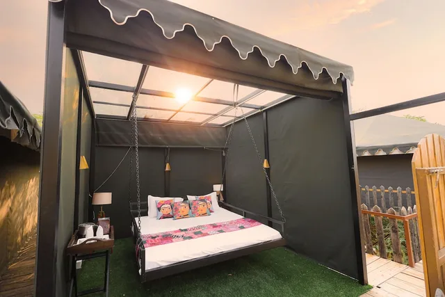 خيمة حصرية بشرفة بغرفة نوم واحدة، Foothill Pushkar Resort 1/1