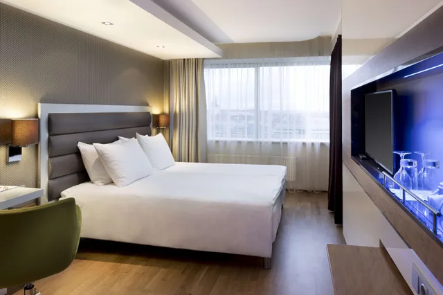 Superior, Twin Beds, Old Town View، Radisson Blu Olumpia 1/2