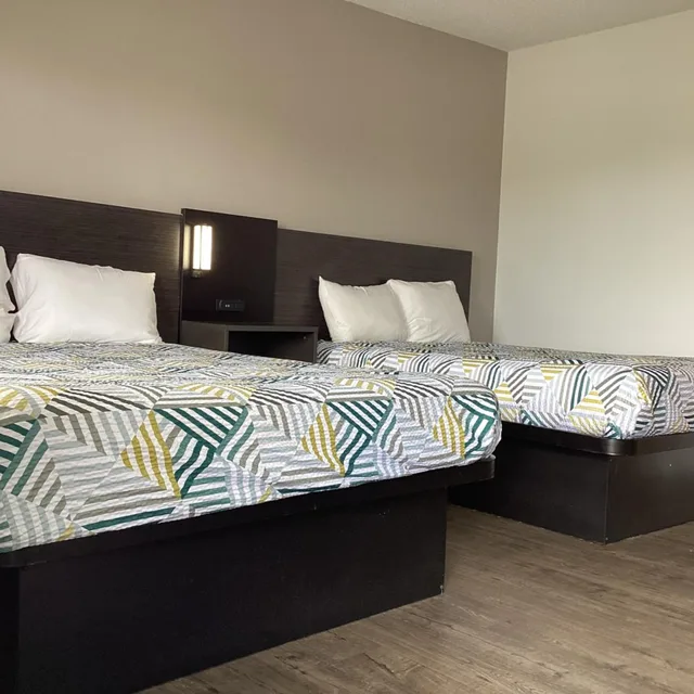 غرفة بسريرين كوين، Motel6 Selma, CA 4/10