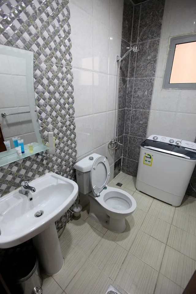 شقة بسرير مزدوج وسريرين منفصلين بغرفتي نوم، فندق برج العنوان(Enwan Suites Serviced Apartments) 9/10