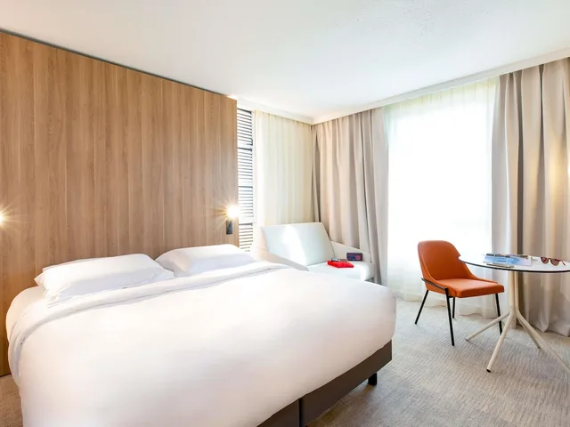 غرفة قياسية بسرير مزدوج مع أريكة، Novotel Beaumanoir 8/10