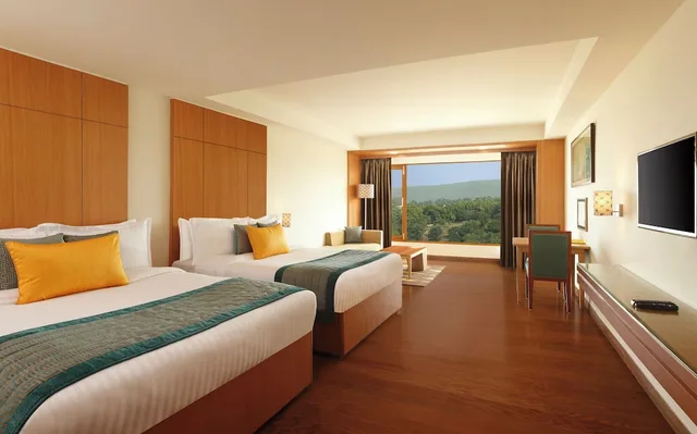 Room, Queen Bed, Valley View، Lemon Tree Hotel Dehradun 7/7