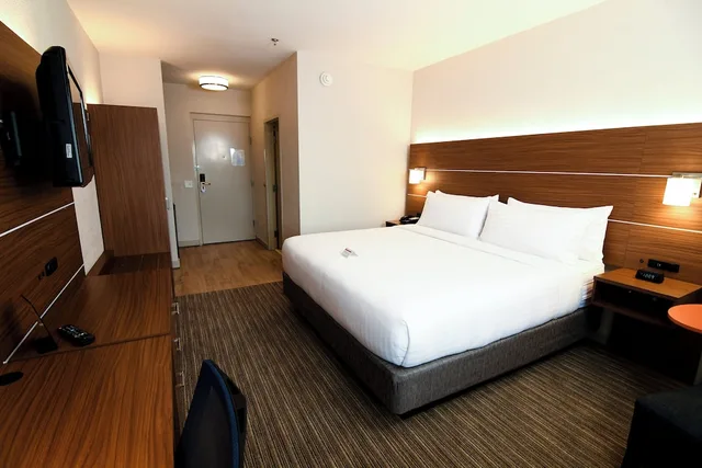 غرفة قياسية بسرير كينج، Holiday Inn Express Hotel And Suites Port Clinton Catawba Island 2/9
