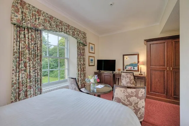 غرفة بسرير مزدوج بإطلالة على الحديقة، Muthu Newton Hotel 1/7