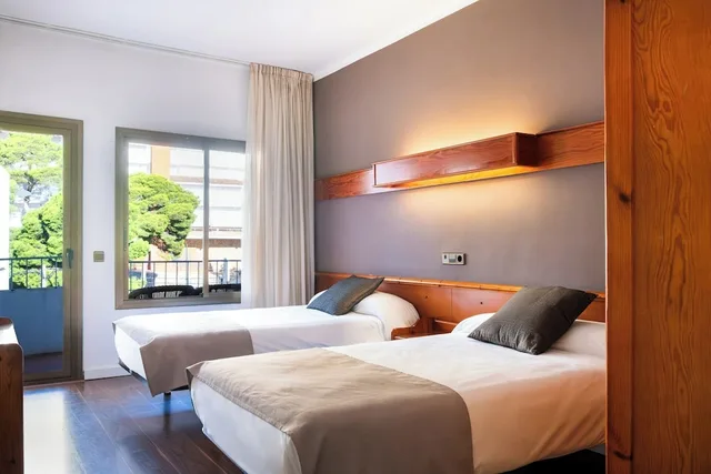 Standard, Twin Beds, Checkin Flamingo 5/10