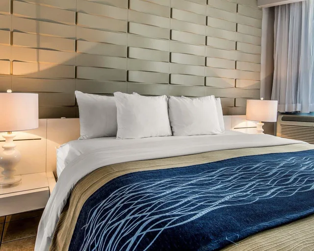 غرفة قياسية بسرير كوين، Comfort Inn & Suites Levittown PR 3/6