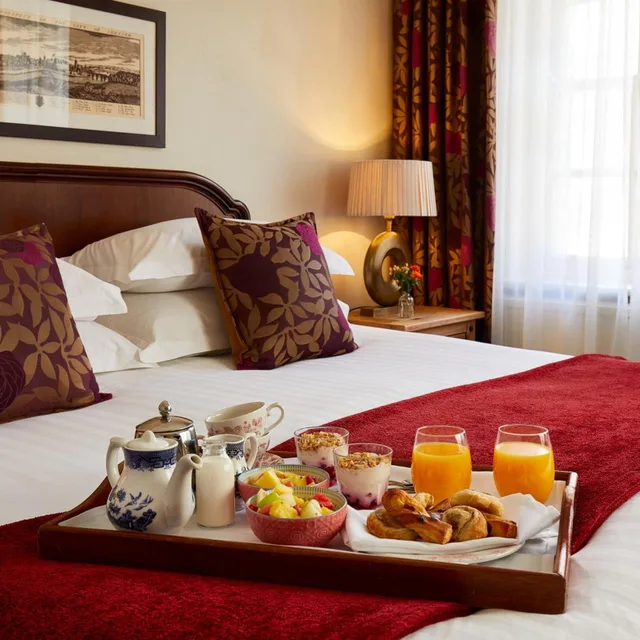 جناح تنفيذي بسرير كينج، Macdonald New Blossoms Hotel 5/6