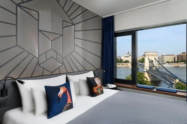 غرفة بسرير كوين بإطلالة على النهر، Hotel Clark Budapest 1/3