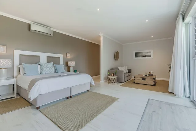 Luxury, Suite, King Bed, Balcony, The Robberg Beach Lodge 3/8