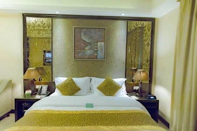 2 Bedrooms, Suite, King and Twin Beds, 2 Bathrooms، فندق بودل الورود(Boudl Al Wurood) 1/4