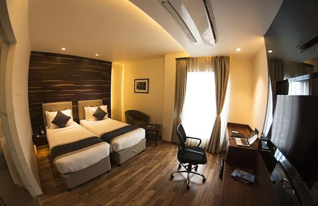 غرفة بريميوم بسرير مزدوج، Hotel Connaught Royale 1/10