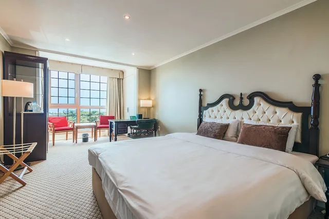 غرفة بسرير كينج بإطلالة على البحر بحوض استحمام، Aria Hotel 1/4