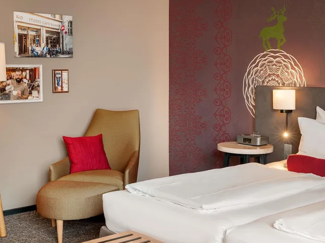 غرفة سوبيريور بسريرين منفصلين مع أريكة، Mercure Hotel Muenchen City Center 8/10