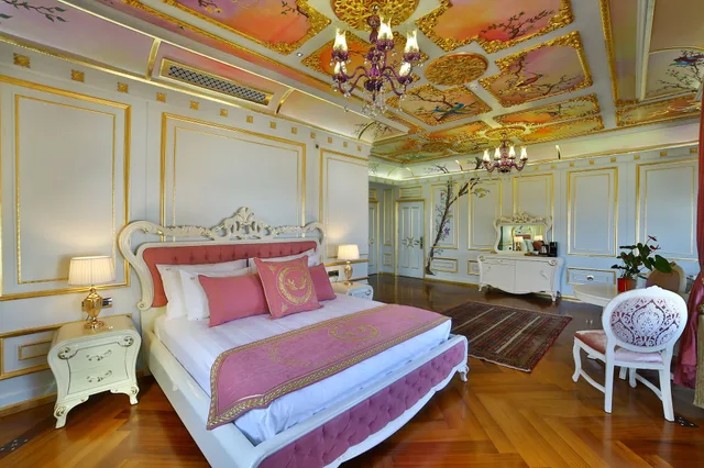 Suite, Mansion, King Bed, Queen Bed، Seven Hills Palace & Spa 2/3