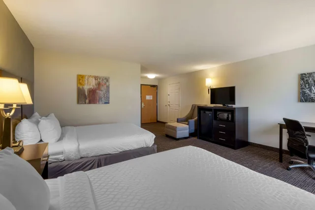 غرفة بسرير كوين لذوي الإعاقة، Best Western Plus Omaha Airport Inn 2/4