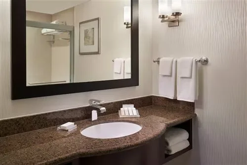غرفة بسرير مزدوج أو سريرين منفصلين، Hilton Garden Inn Toronto Airport West/Mississauga 1/1