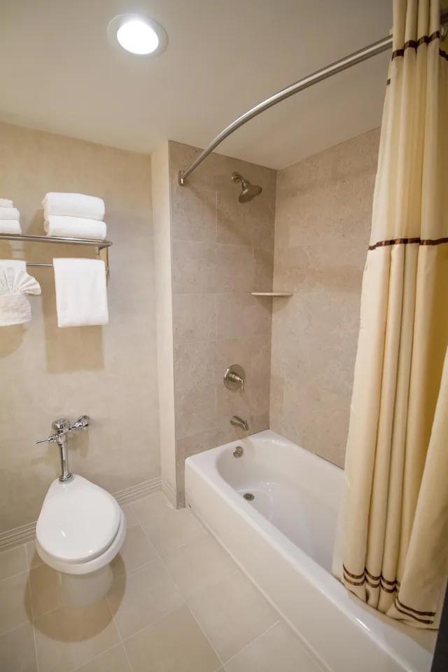 غرفة قياسية بسرير كينج، Best Western Plus Fairfield Executive Inn 4/4
