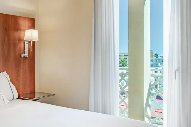 غرفة بسرير كوين بإطلالة على المدينة، Ac Hotel La Linea By Marriott 2/5