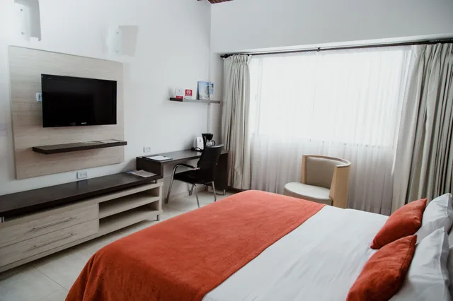 غرفة قياسية بسرير كينج، Hotel San Juan Internacional Ex Ramada Bucaramanga 6/10