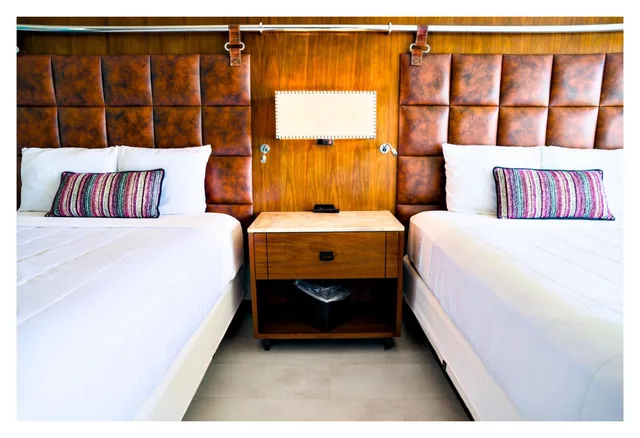 Room, 2 Queen Beds, Parking Lot View، Heights House Hotel - Houston Heights Downtown, an Ascend Collection Hotel 4/10