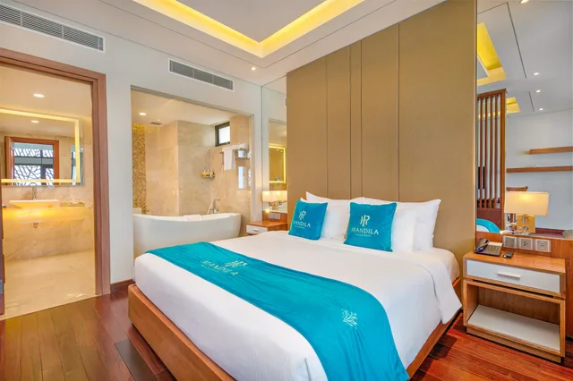 Suite, King Bed, Ocean Front، Mandila Beach Hotel Danang 2/5
