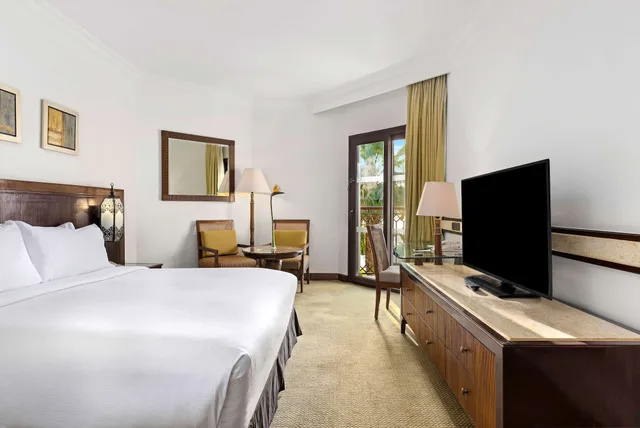 غرفة بسريرين منفصلين بإطلالة على النهر، Hilton Luxor Resort and Spa 4/14