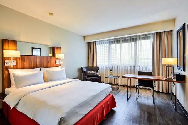 Standard, Twin Beds, Radisson Blu Conference Hotel, Dusseldorf 1/6