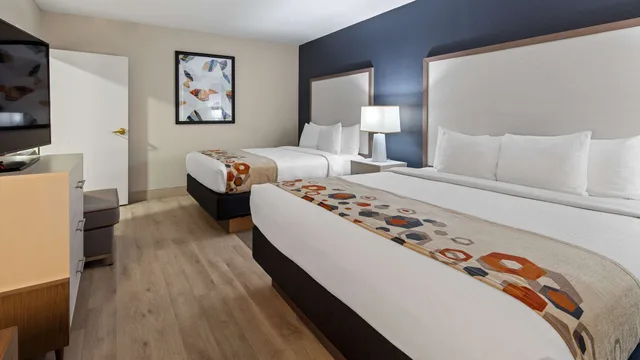 غرفة قياسية كبيرة بسريرين كوين، Best Western Heritage Inn & Suites 1/5