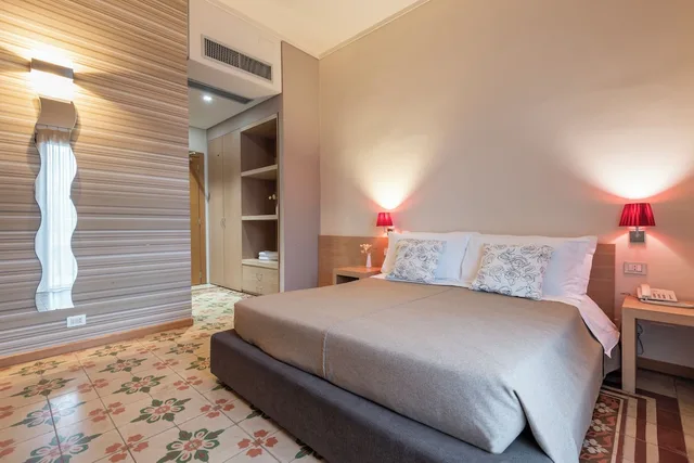 غرفة قياسية بسرير مزدوج أو سريرين منفصلين، Vittorio Veneto Hotel 4/10