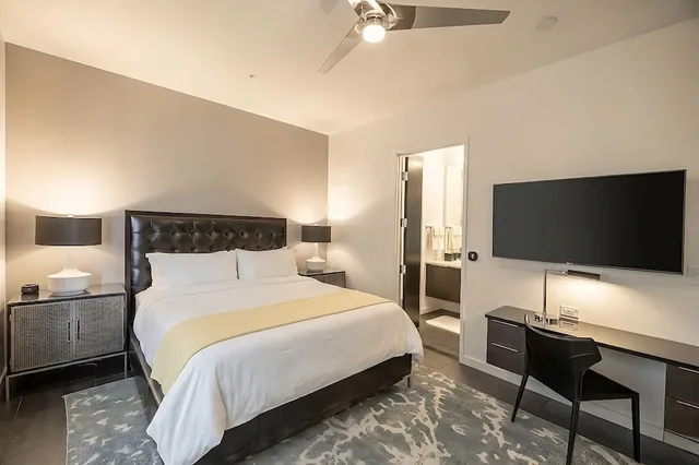 جناح سوبيريور بسرير كينج بغرفة نوم واحدة مع أريكة، 121 Hotel 5/10
