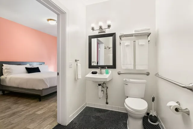 Room, King Bed, Ground Floor, Accessible, The Ben Louie 4/4