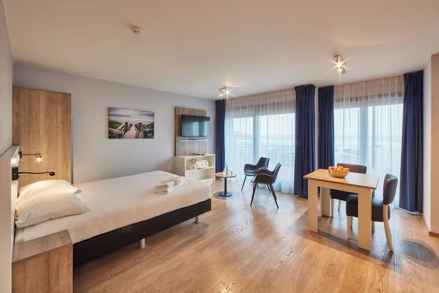 Studio, Double Bed, Partial Sea View, No Balcony، Holiday Suites Blankenberge 2/10