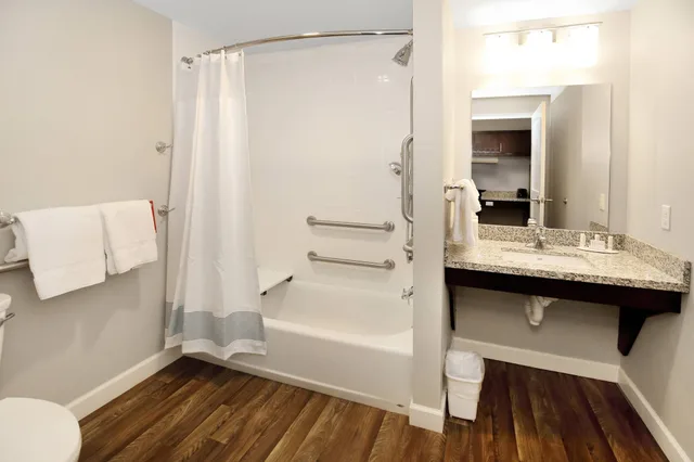 استوديو بسريرين كوين، TOWNEPLACE SUITES GROVE CITY MERCER/OUTLETS 6/6