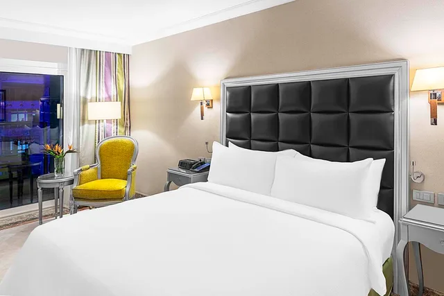 غرفة بسرير كينج بإطلالة على المدينة، Hilton Alexandria Corniche 1/11
