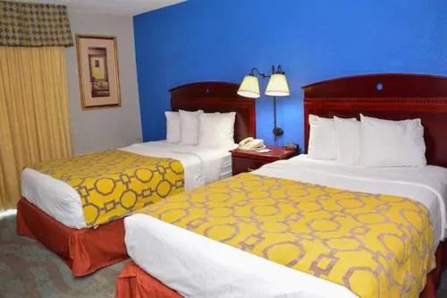غرفة ديلوكس بسريرين مزدوجين لذوي الإعاقة، Baymont By Wyndham Michigan City 2/8