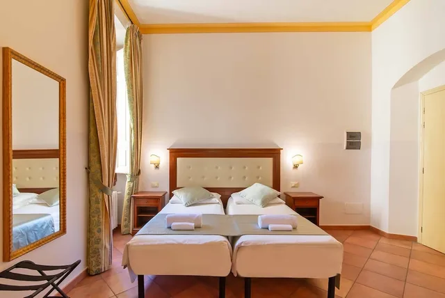 غرفة كلاسيكية ثلاثية بثلاثة أسرّة، Residenza Hotel Cimabue 4/10