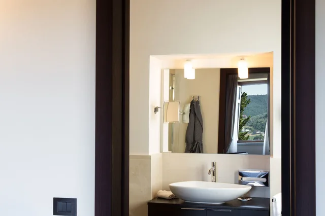 جناح بسرير كينج وسرير فردي بشرفة، Borgo dei Conti Resort 3/4