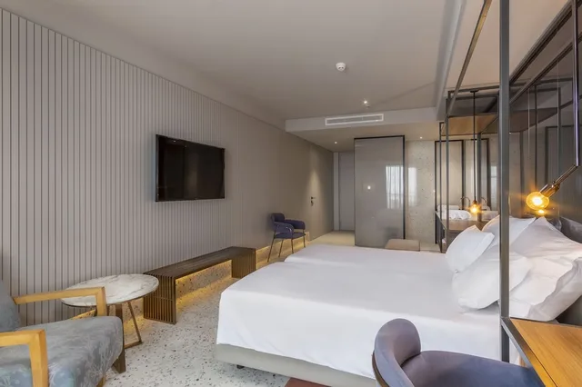 Ocean، NEXT by Savoy Signature 3/4