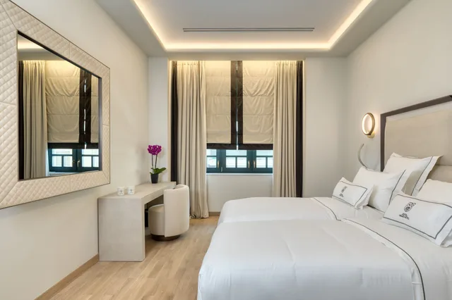 Junior Suite, Twin Beds, Lateral Side Sea View, Accessible، Grand Hotel Kalamata 1/2