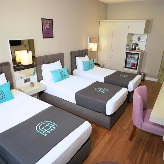 غرفة أساسية ثلاثية، Homey Airport Hotel 3/10