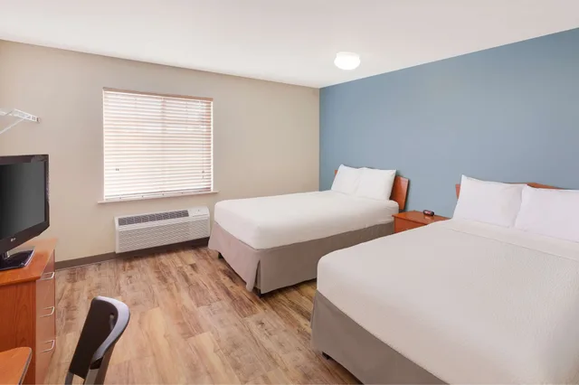 غرفة بسريرين مزدوجين للمدخنين لذوي الإعاقة، WoodSpring Suites Des Moines Pleasant Hill 1/2