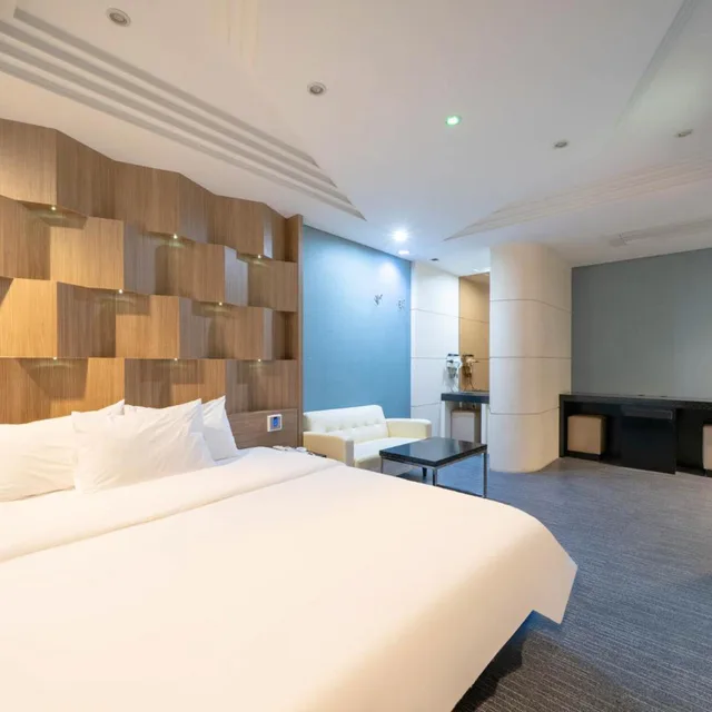Deluxe, King Bed, Ava Hotel Changwon 2/7