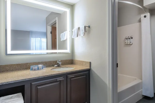 جناح بغرفة نوم واحدة بمطبخ لذوي الإعاقة، Staybridge Suites Columbus-Dublin 6/8