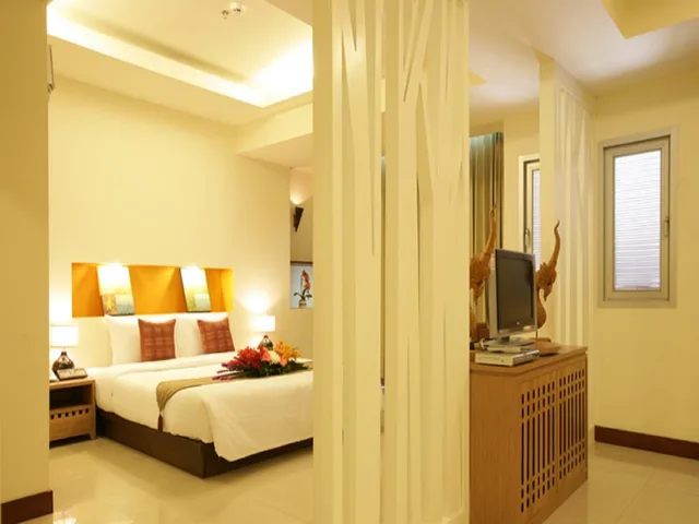 جناح، Maninarakorn Hotel 1/1