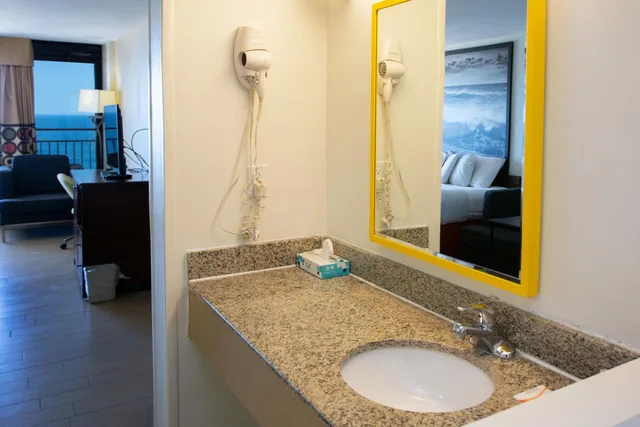 Superior, King Bed, Ocean Front, Aqua Vista Resort Hotel 4/4