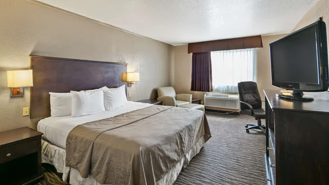 Room, King Bed, Best Western San Marcos 1/2