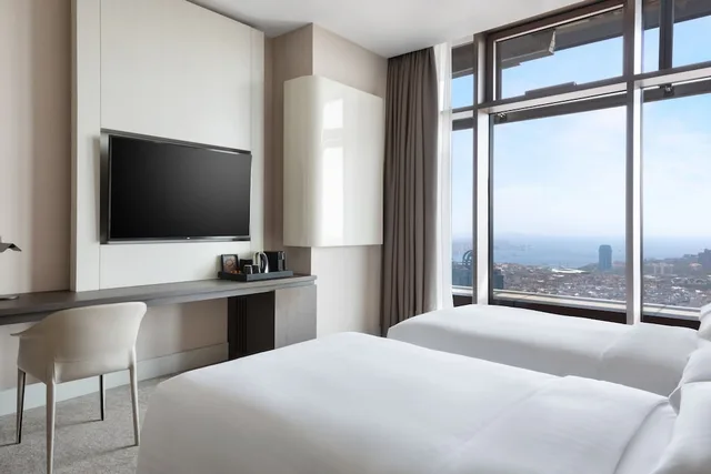Superior, Twin Beds, Executive Level, Lounge Access، Istanbul Marriott Hotel Sisli 5/9