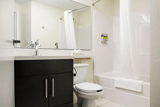 جناح بسرير كوين، Candlewood Suites Richmond North Glen Allen 5/6