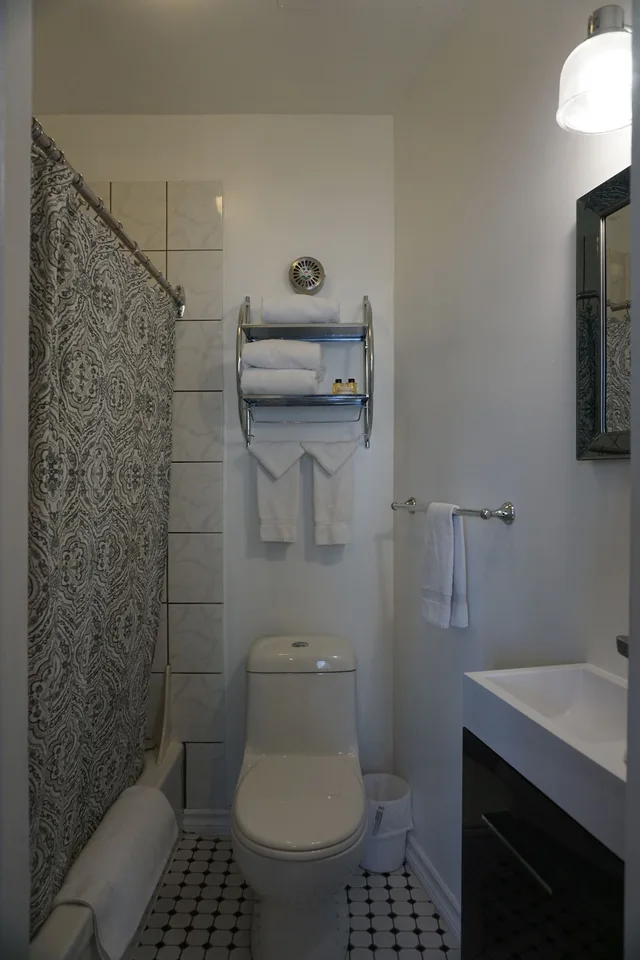 غرفة قياسية بسريرين مزدوجين، Hotel Marie-Rollet 4/4
