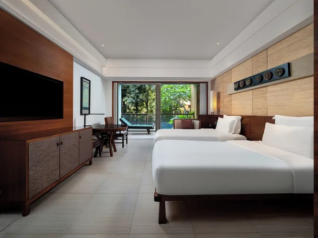 Deluxe, King Bed, Garden View, Pool Access، Pullman Oceanview Sanya Bay Resort and Spa 2/5